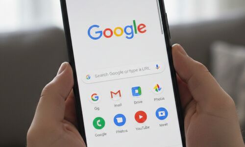 Android यूजर्स को बड़ा सुरक्षा कवच: Google ने Play Store से 17.5 लाख फर्जी ऐप्स हटाए, 80 हजार डेवलपर अकाउंट्स बैन Android यूजर्स को बड़ा सुरक्षा कवच: Google ने Play Store से 17.5 लाख फर्जी ऐप्स हटाए, 80 हजार डेवलपर अकाउंट्स बैन