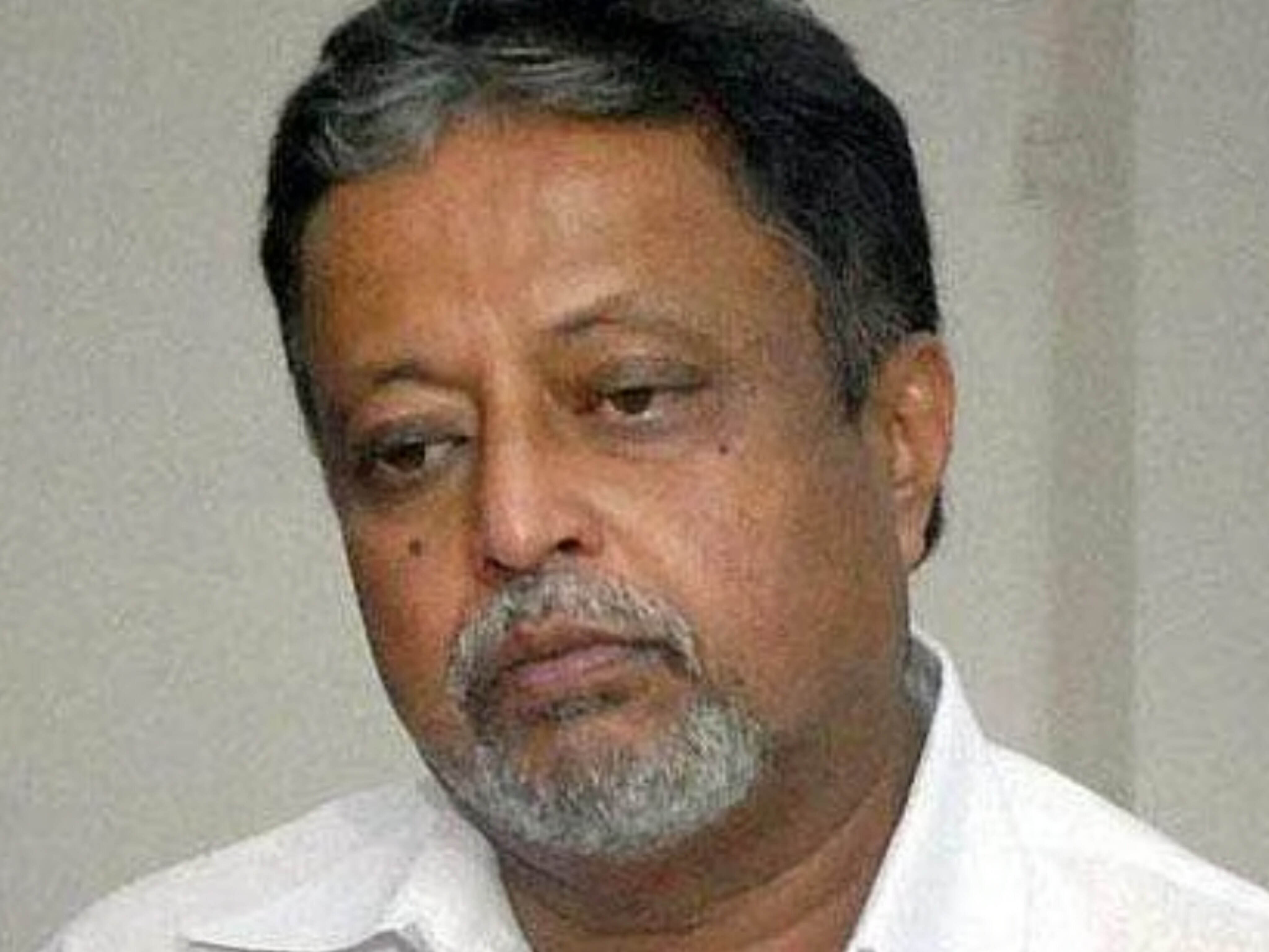 पूर्व रेल मंत्री मुकुल रॉय का निधन, 72 वर्ष की आयु में कार्डियक अरेस्ट से हुआ देहांत पूर्व रेल मंत्री मुकुल रॉय का निधन, 72 वर्ष की आयु में कार्डियक अरेस्ट से हुआ देहांत