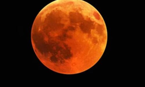 3 मार्च 2026 का दुर्लभ पूर्ण चंद्र ग्रहण: भारत में दिखेगा रहस्यमयी ब्लड मून, जानिए समय, असर और देखने का सही तरीका