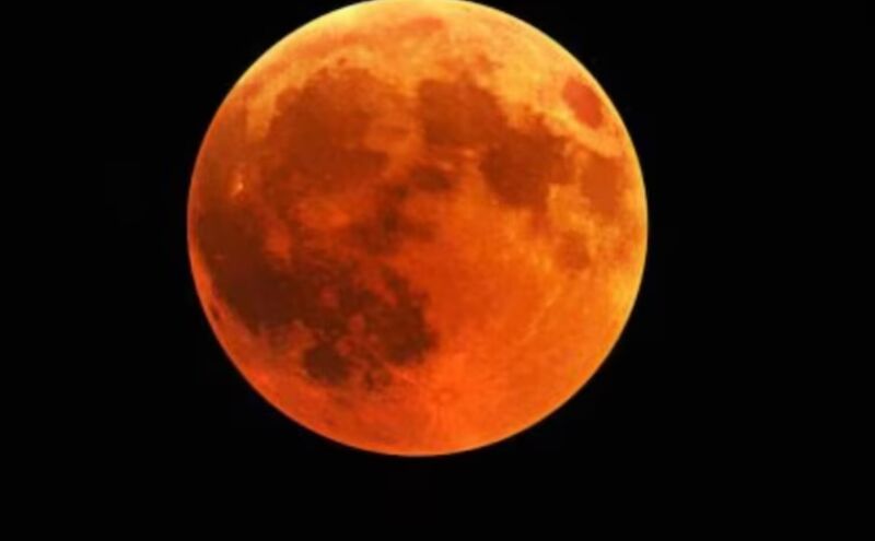 3 मार्च 2026 का दुर्लभ पूर्ण चंद्र ग्रहण: भारत में दिखेगा रहस्यमयी ब्लड मून, जानिए समय, असर और देखने का सही तरीका