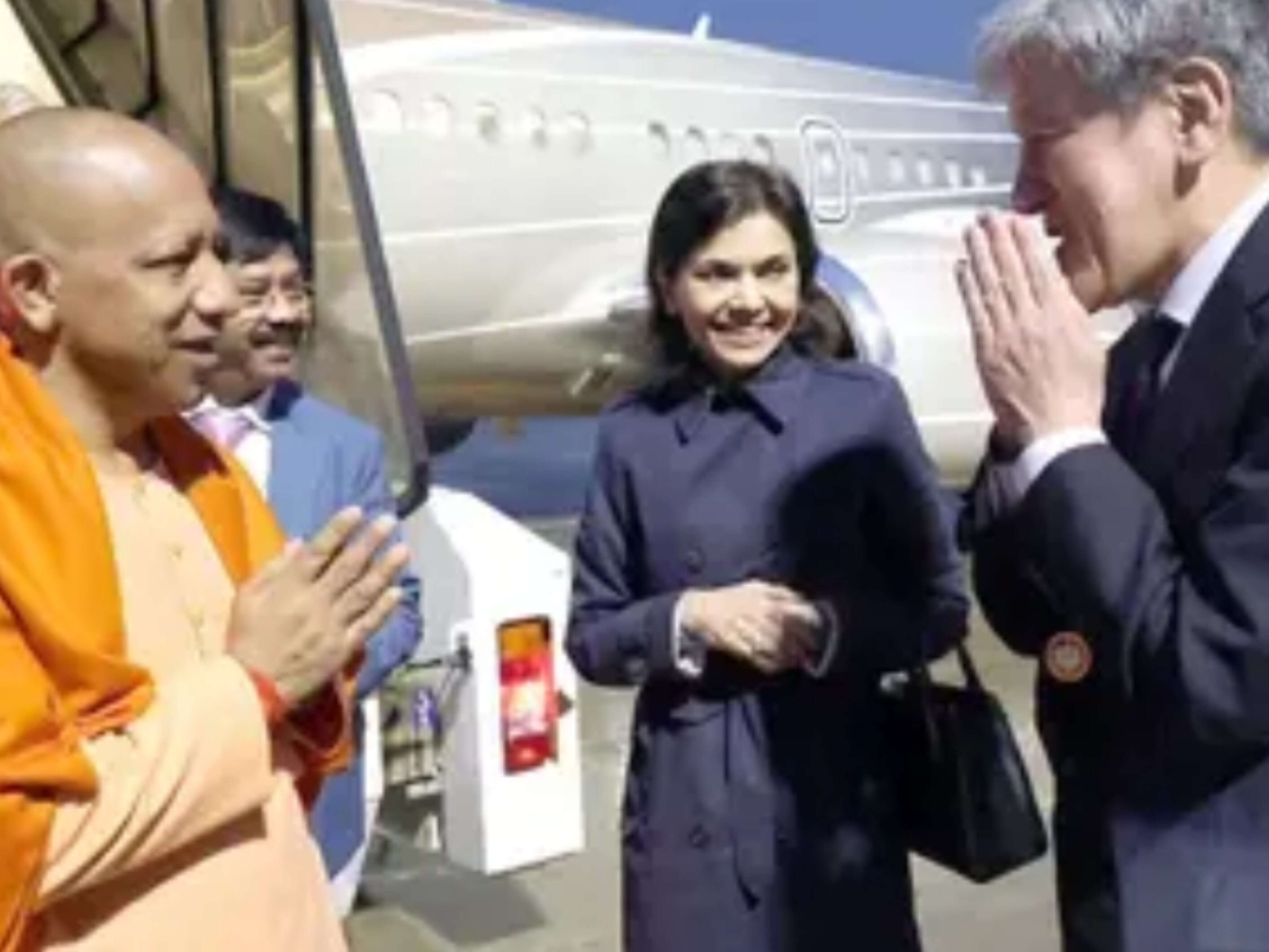 सिंगापुर के बाद जापान दौरे पर सीएम योगी, उत्तर प्रदेश में निवेश और औद्योगिक सहयोग पर जोर सिंगापुर के बाद जापान दौरे पर सीएम योगी, उत्तर प्रदेश में निवेश और औद्योगिक सहयोग पर जोर