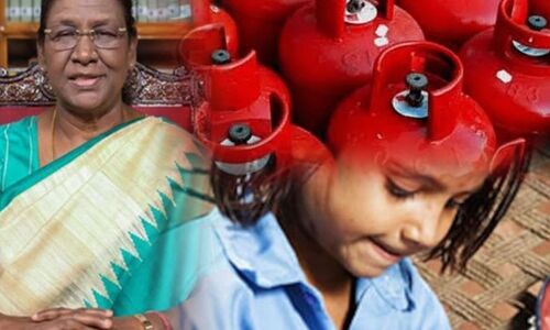 होली से पहले दिल्ली सरकार का बड़ा ऐलान, महिलाओं को 100 करोड़ की सहायता, फ्री सिलेंडर और पिंक कार्ड योजना शुरू