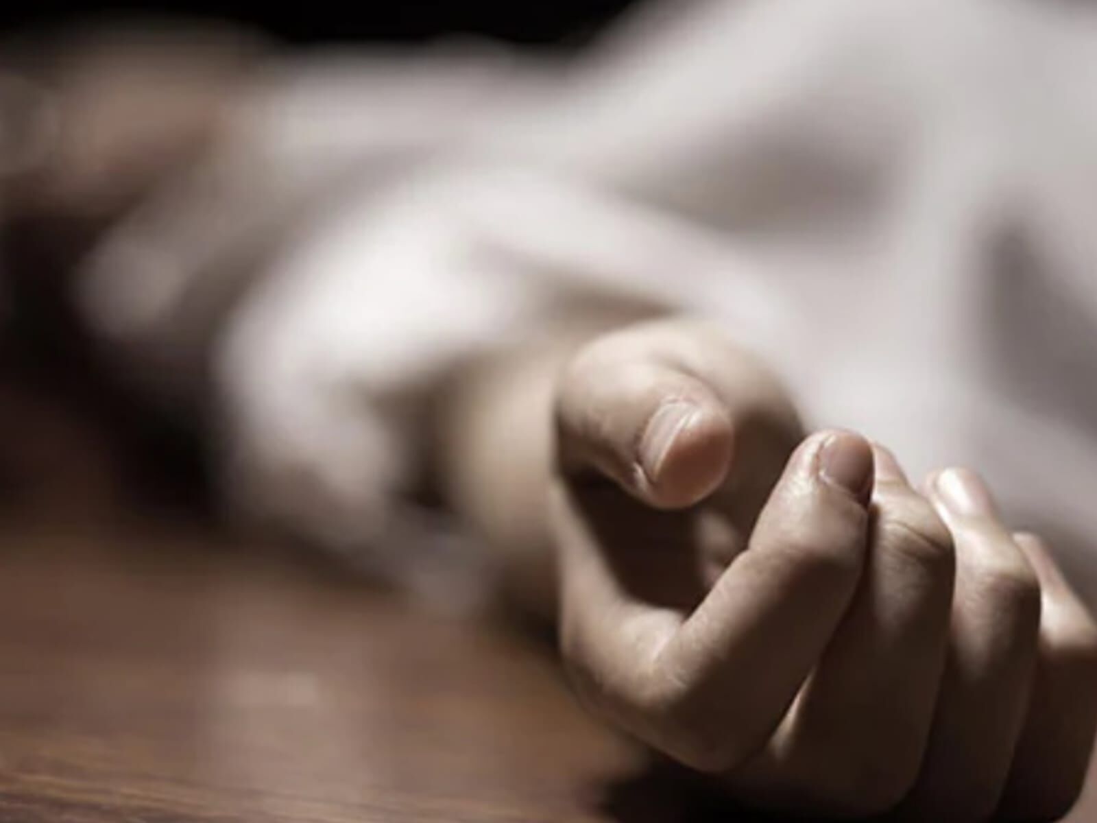 बस्ती में सिरफिरे युवक की सनसनीखेज वारदात: 12वीं की छात्रा की घर में घुसकर गोली मारकर हत्या बस्ती में सिरफिरे युवक की सनसनीखेज वारदात: 12वीं की छात्रा की घर में घुसकर गोली मारकर हत्या