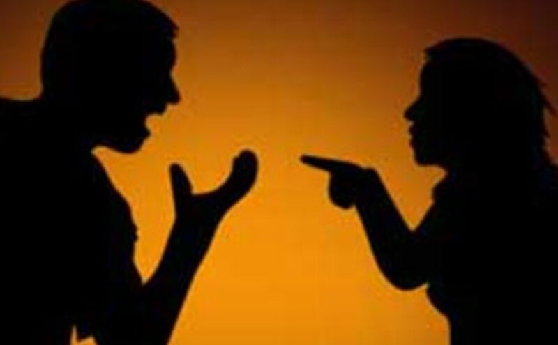 वाराणसी में डॉक्टर ने पत्नी और ससुरालियों पर दर्ज कराया केस, ‘नीले ड्रम’ जैसा कांड करने की धमकी का आरोप