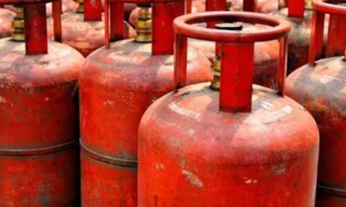 ईरान-इजरायल युद्ध के बीच भारत ने लागू किया एस्मा(ESMA): प्राकृतिक गैस की आपूर्ति के लिए सप्लाई रेगुलेशन आदेश जारी, जानें घरेलू उपभोक्ताओं पर इसका असर