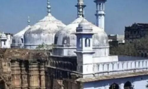 ज्ञानवापी प्रकरण: वाराणसी की अदालत में सुनवाई टली, अब 1 अप्रैल को होगी कानूनी दलीलों पर माथापच्ची