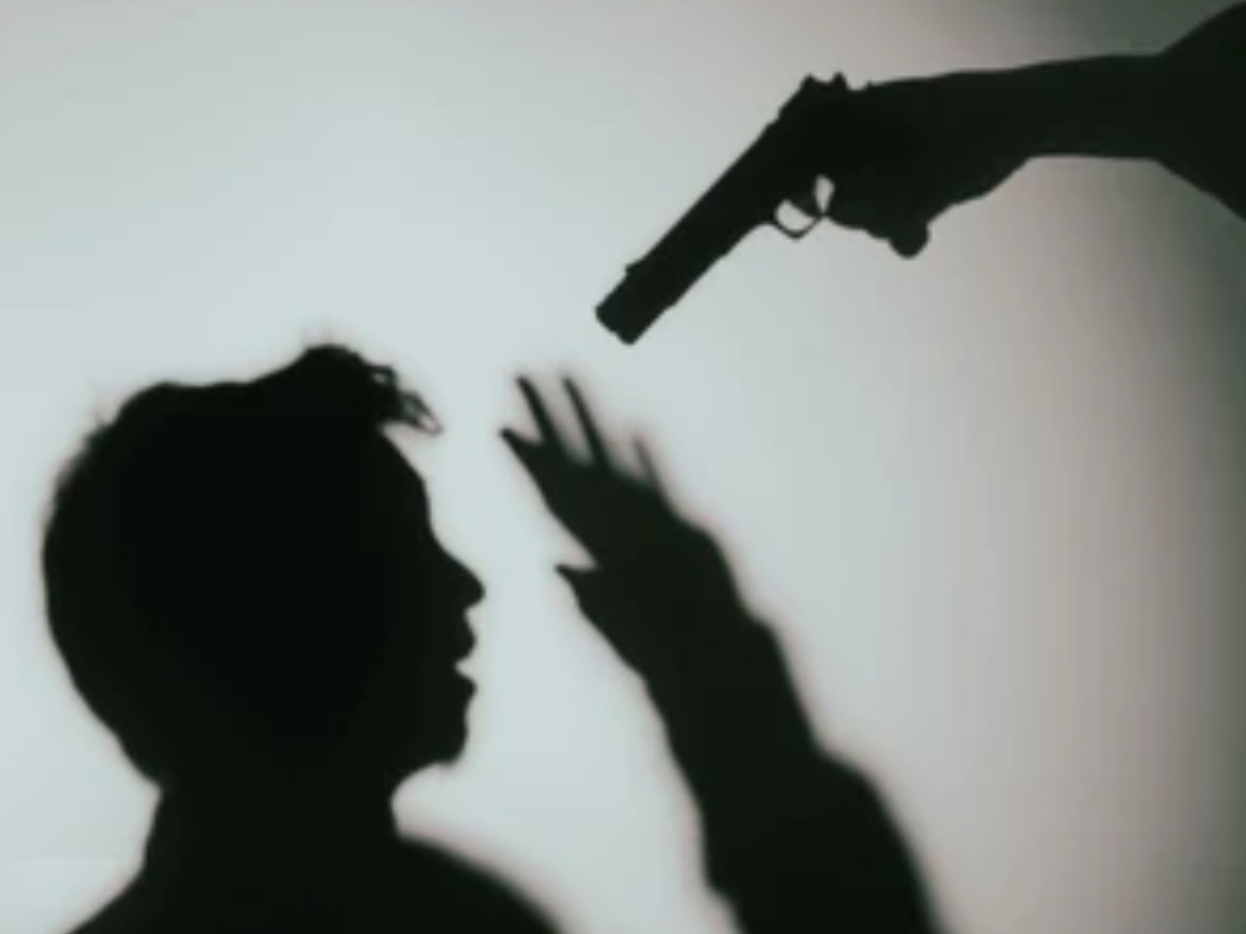 अलीगढ़ में खूनी रंजिश: अस्पताल में घुसकर प्रेमी को मारी गोली, यूपी पुलिस में तैनात प्रेमिका के भाइयों पर वारदात का आरोप अलीगढ़ में खूनी रंजिश: अस्पताल में घुसकर प्रेमी को मारी गोली, यूपी पुलिस में तैनात प्रेमिका के भाइयों पर वारदात का आरोप