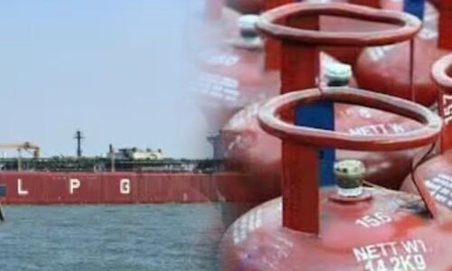 गैस संकट के बीच बड़ी राहत: 47 हजार टन LPG लेकर गुजरात पहुँचा जहाज नंदा देवी, आपूर्ति व्यवस्था होगी दुरुस्त