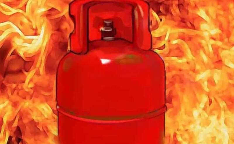 कानपुर में रेल पटरी पर जोरदार धमाका: आखिर महाबोधि एक्सप्रेस के पास मिले उस बैग और आधार कार्ड का क्या है रहस्य?