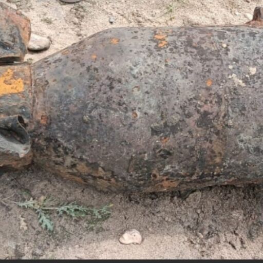 सुवर्णरेखा नदी किनारे मिला ऐसा रहस्यमयी धातु का ढांचा, क्या छिपा है इसके पीछे का खतरनाक सच? सुवर्णरेखा नदी किनारे मिला ऐसा रहस्यमयी धातु का ढांचा, क्या छिपा है इसके पीछे का खतरनाक सच?