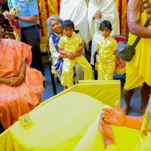 मथुरा दौरे के बीच राष्ट्रपति द्रौपदी मुर्मू ने क्यों किया इस संत से विशेष मुलाकात, क्या है इसके पीछे का संदेश?