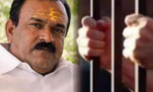 नासिक में अदृश्य शक्तियों के नाम पर रचे गए मायाजाल का पर्दाफाश, रसूखदारों के बीच पैठ जमाने वाले शख्स की असलियत ने सबको चौंकाया नासिक में अदृश्य शक्तियों के नाम पर रचे गए मायाजाल का पर्दाफाश, रसूखदारों के बीच पैठ जमाने वाले शख्स की असलियत ने सबको चौंकाया