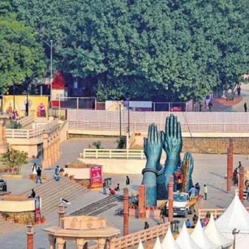 नमो घाट की तरफ जाने वाले रास्ते में अचानक हुआ बड़ा बदलाव, क्या अब खत्म होगी यात्रियों की पुरानी परेशानी? नमो घाट की तरफ जाने वाले रास्ते में अचानक हुआ बड़ा बदलाव, क्या अब खत्म होगी यात्रियों की पुरानी परेशानी?