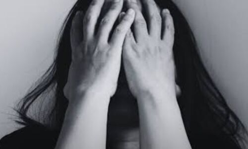 जबलपुर में राहुल बनकर बुना गया धोखे का जाल, क्या एक साल तक छिपे उस चेहरे की हकीकत जानते हैं आप? जबलपुर में राहुल बनकर बुना गया धोखे का जाल, क्या एक साल तक छिपे उस चेहरे की हकीकत जानते हैं आप?