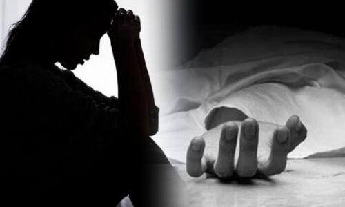 हैदराबाद के खैटलापुर में बंद दरवाजे के पीछे पसरा सन्नाटा, एक ही झटके में खत्म हुआ पूरा परिवार! हैदराबाद के खैटलापुर में बंद दरवाजे के पीछे पसरा सन्नाटा, एक ही झटके में खत्म हुआ पूरा परिवार!