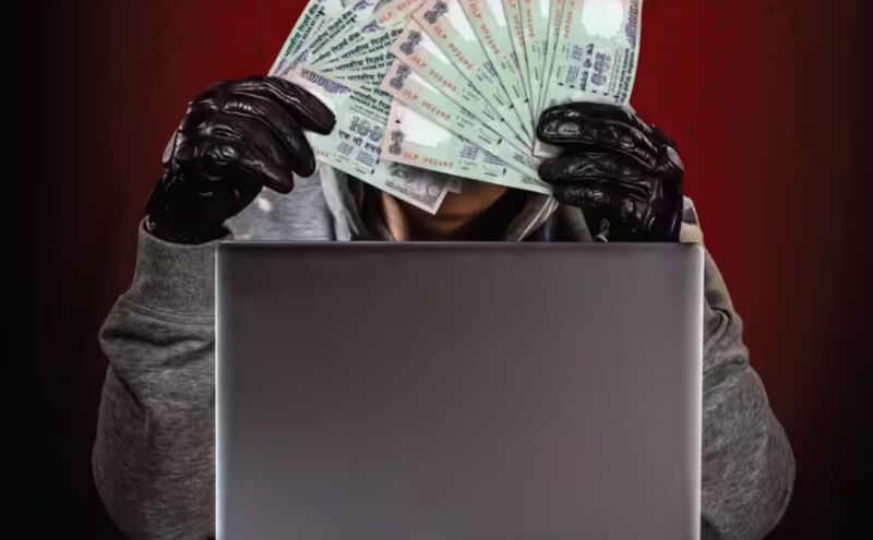 नोएडा में एमबीए छात्र के साथ हुआ करोड़ों का खेल, क्या आपके फोन पर भी आया है ऐसा गोल्डन लिंक?