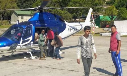 उच्च हिमालयी गांवों में फंसे लोगों को मिली राहत, राशन पहुंचाने के लिए प्रशासन ने भेजा हेलीकॉप्टर