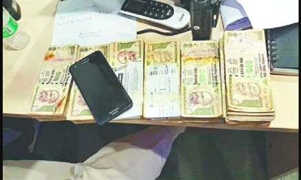 डीएलएफ मॉल के लेडीज वॉशरूम में मिले सात लाख के पुराने नोट, पुलिस कर रही है जांच