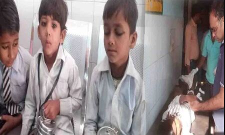 यूपी: स्कूली बच्चों से भरे अॉटो में ट्रक ने मारी टक्कर, मचा कोहराम