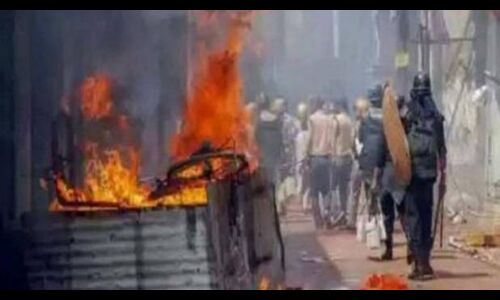 अब बिहार के नवादा में भड़की हिंसा, कई गाड़ियों के शीशे तोड़े, दुकानों को भी फूंका