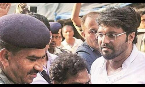 बंगाल में अब भी जारी हिंसा की आग, बाबुल सुप्रियो पर FIR दर्ज, धारा 144 लागू