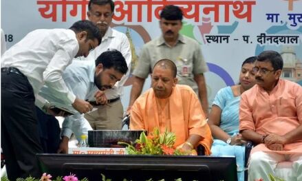 काशी को इतना सुंदर रखें कि प्रवासी आध्यात्म से जुड़ें: सीएम योगी