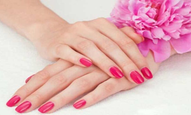 नाखूनों को सुंदर बनाने के लिए इस्तेमाल करें घरेलु नुस्खे