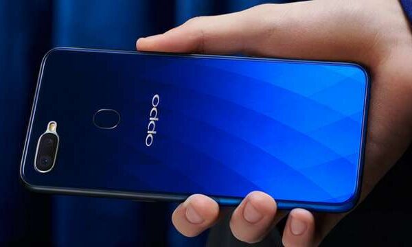 Oppo F9 Pro और Oppo F9 हुआ लॉन्च, 5 मिनट चार्ज करने पर 2 घंटे कर सकेंगे बात