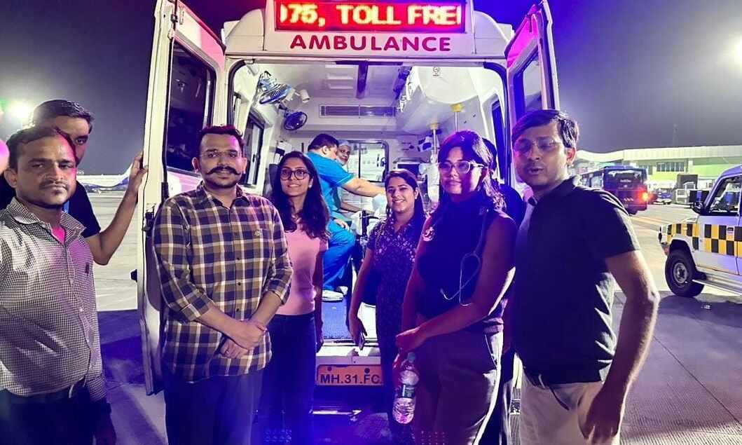 आसमान में बने 5 डॉक्टर देवदूत, नन्ही सी बच्ची को खींच लाए मौत के मुंह से
