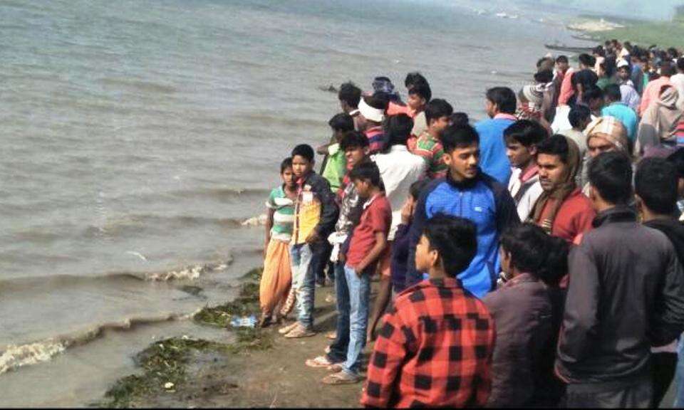 बिहार में हुआ बड़ा हादसा, खगड़िया जिले में गंगा में नाव डूबी, 6 लापता