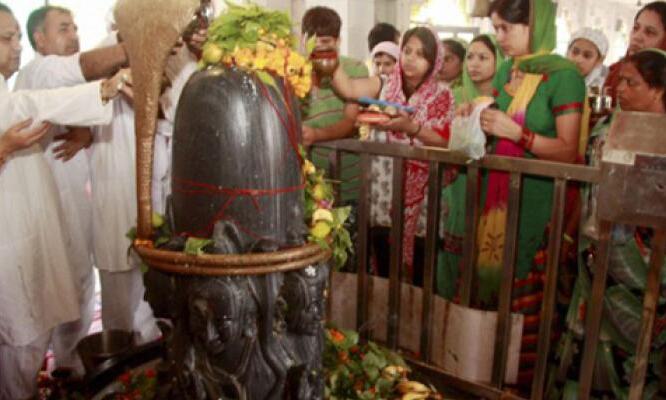 सावन का दूसरा सोमवार, शिवालयों में उमड़ी श्रद्धालुओं की भीड़