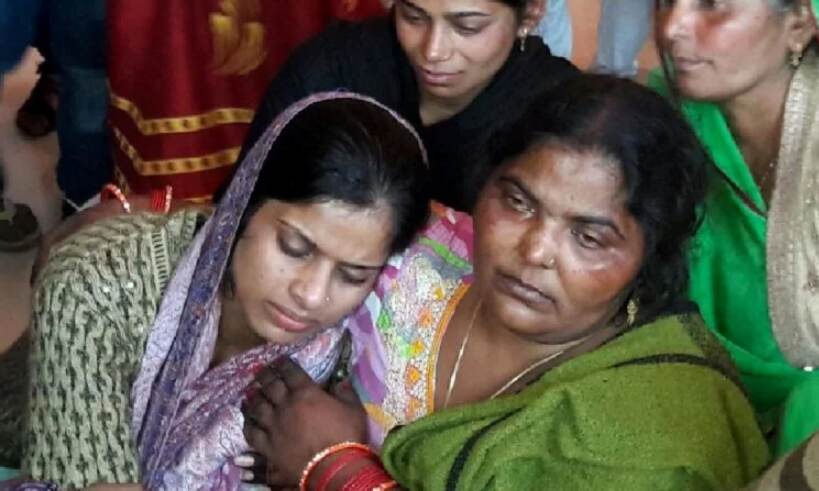 फोन पर बात करते हुए रेलवे ट्रैक पार कर रहे इंजीनियर की मौत, कुछ घंटों बाद निकलनी थी बारात