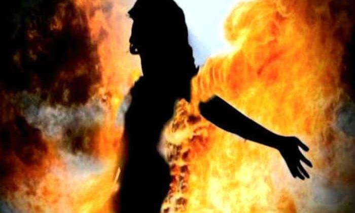 बिहार: नालंदा में महिला ने किया बलात्कार का विरोध तो दबंगों ने जिंदा जलाया