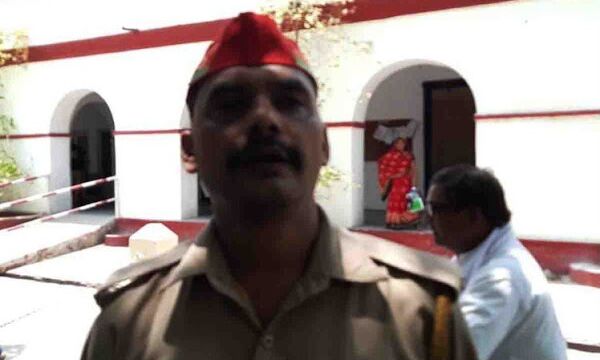 योगी सरकार को बर्खास्त करो.: PAC जवान मुनीश यादव