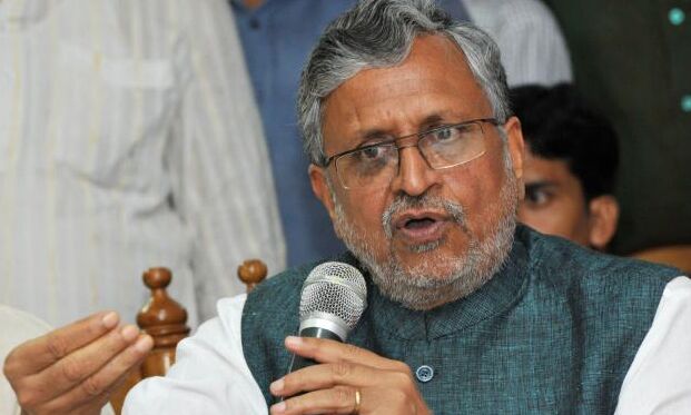 बिहार: सुशील मोदी ने लालू परिवार पर लगाया जमीन हड़पने का आरोप