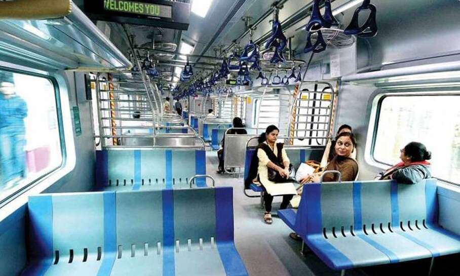 आज से मुंबई AC लोकल में सफर करना हुआ महंगा, जानें जेब पर पड़ेगा कितना असर