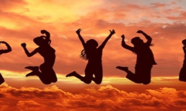 सीख: छोटी-छोटी खुशियों से अपनी जिंदगी खुशहाल बना सकते हैं।