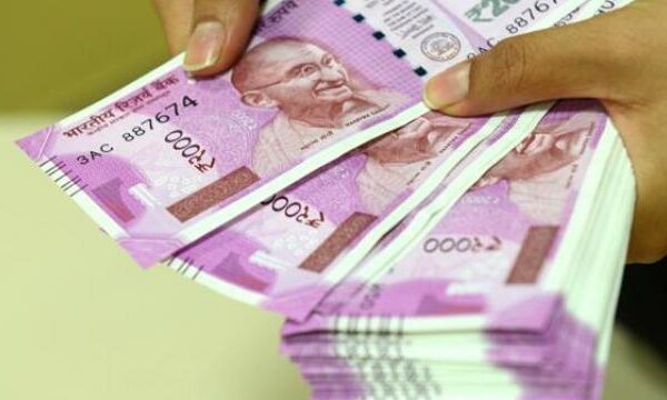 रुपये में अचानक गिरावट या मजबूती आना सही नहीं : SBI
