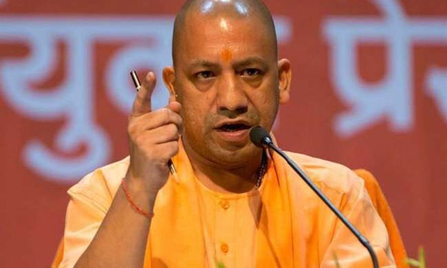 योगी ने वसुंधरा और रूपाणी को छोड़ा पीछे, मिलेगी ट्रॉफी