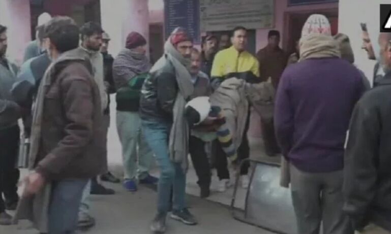 पाकिस्तान ने बॉर्डर से सटी सारी चौकियों को बनाया निशाना, 2 नागरिकों की मौत