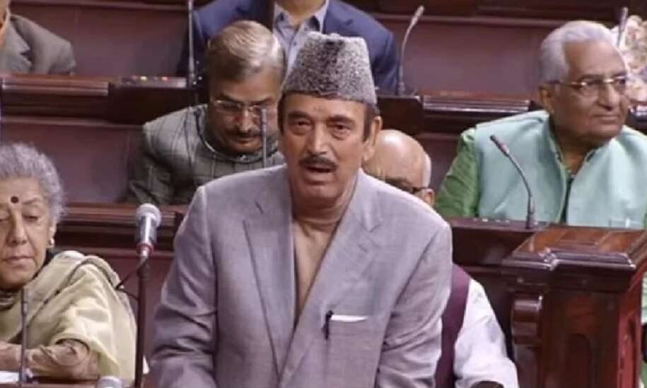 केंद्रीय मंत्री के बयान पर भड़की कांग्रेस, बोली- जिसे संविधान में यकीन नहीं वो सांसद कैसा?