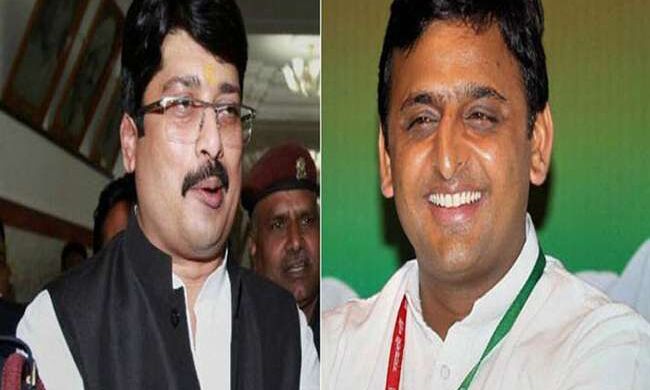 राजा भैया ने तोड़ा अखिलेश यादव का भरोसा, आजम हो गए बेहद करीब