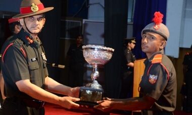 अवॉर्ड सेरेमनी में आइएमए कैडेट्स को मिला काबिलियत का इनाम