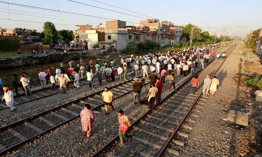 जांच रिपोर्ट में दशहरा पूजा के आयोजक, गेटमैन को माना गया दोषी