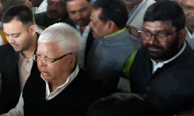 लालू यादव ने कारावास में आ रही मुश्किलें जानने के लिए पत्रकारों को जेल आमंत्रित किया!