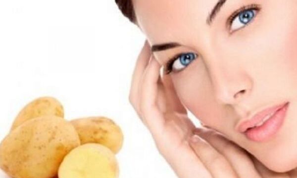 दाग धब्बे और डार्क सर्कल्स की समस्या से छुटकारा दिलाता है आलू का फेस मास्क