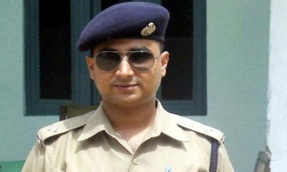 UP: रेड करने गए IPS अधिकारी पर पुलिस ने ही कर दिया हमला, घायल
