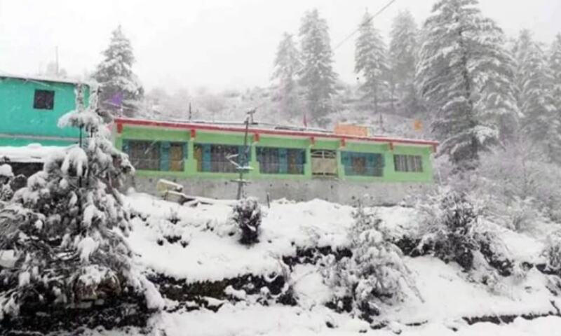 अमेरिका और यूरोप के बाद एशिया में बर्फीले तूफान का कहर