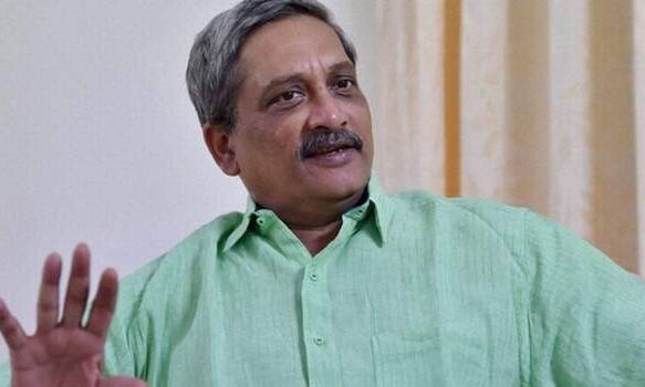 मनोहर परिकर की हालत स्थिर, डॉक्टर की निगरानी में हैं सीएम
