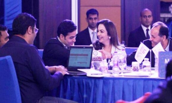 IPL Auction LIVE: इविन लुईस को MI ने 3.8Cr, सुंदर को 3.2Cr में RCB ने खरीदा